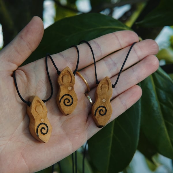 Natur Göttin mit Spirale aus Holz Hippie Natur
