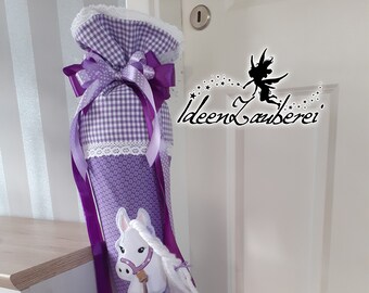 Schultüte Pferd lila und violett , aus Stoff genäht, mit Namen bedruckt, auf Wunsch mit Kissen
