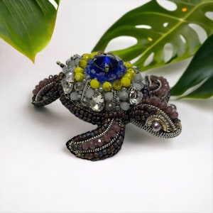 Embroidered seaturtle brooch Beaded turtle brooch Mother day broach pin Beadwork Turtle Pin Beaded turtle (all our brooches are in one copy)