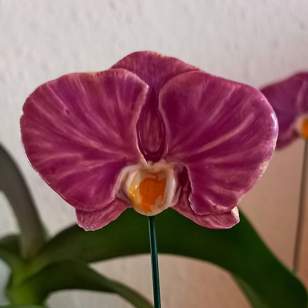 Orchidee aus Keramik