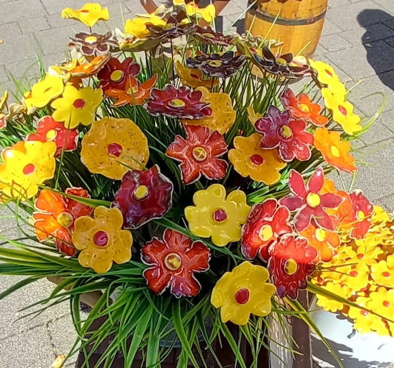 12 fleurs en céramique mix rouge/jaune/orange image 5