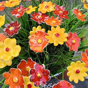 12 fleurs en céramique mix rouge/jaune/orange image 9