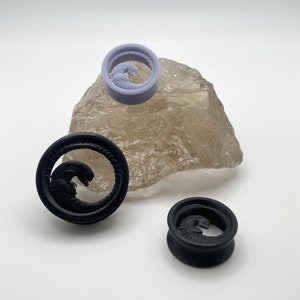 Custom Sized Pair Alien Inspired Chestburster Earplugs - Double Flare Ear Tunnel