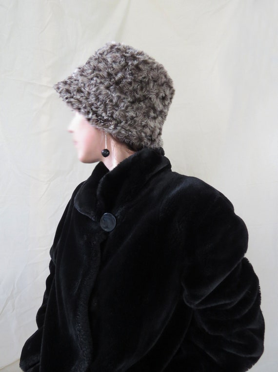 white fur bucket hat