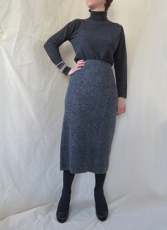 Charcoal textured maxi knit skirt with elastic ban