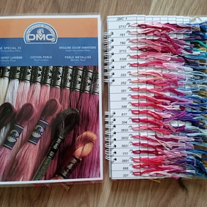 DMC-kleurenkaarten met garen 480 echte kleurstalen. Kleurenboek: DMC.