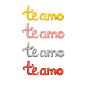 Globo de fondo con letras minúsculas rellenas de aire "te amo" en español y portugués, dorado, plateado, rojo y oro rosa