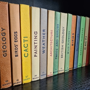 VintageObfängerbücher Perfekt für farbenfrohe Bücherregale, Sammlerbeobachterbücher Wählen Sie Ihren Titel Bild 1