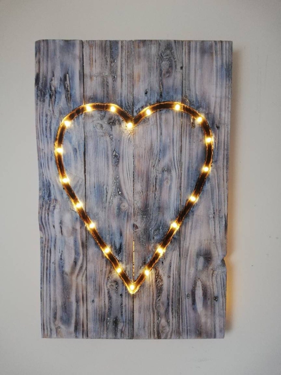 Light up Pallet Wood Heart Wall Art, Driftwood Style Wooden Wall