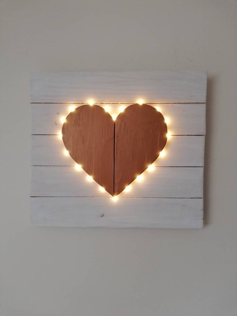 Wooden Wall Art Pallet Wood Heart Decor Rustic Hanging Light Up Feature Shabby Chic Gift Idea