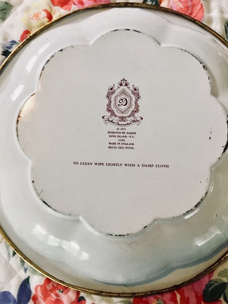 1971 Daher-Decorated Ware Tin Fruit Bowl