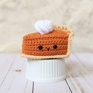 HAAKPATROON: Pompoentaart Play Food, Thanksgiving Amigurumi downloadbaar PDF-patroon, herfstdecor haakpatroon, schattige Kawaii pluche afbeelding 3