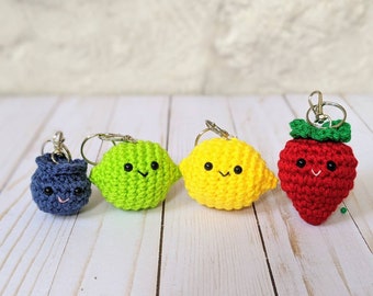 Haakpatroon voor een sleutelhanger met fruitmotief: Amigurumi citroen, bosbes, aardbei (digitale download)