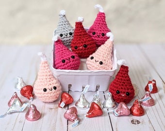 CROCHET PATTERN: Christmas Chocolate Kiss Play Food, Easy Amigurumi Download, Beginner Crochet Pattern, Pretend Play Crochet Food