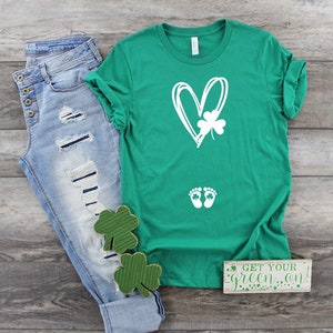 St Patrick's Day Pregnancy Announcement Shirt, St. Patrick's Day Baby Reveal Shirt, St. Patricks Day Baby Announcement, Shamrock Baby Shower