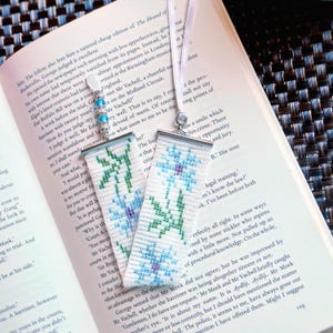 Perles de centaurée bleues sur métier à tisser : marque-page en perles, bracelet, porte-clés, breloque pour étiquette de sac (didacticiel PDF)