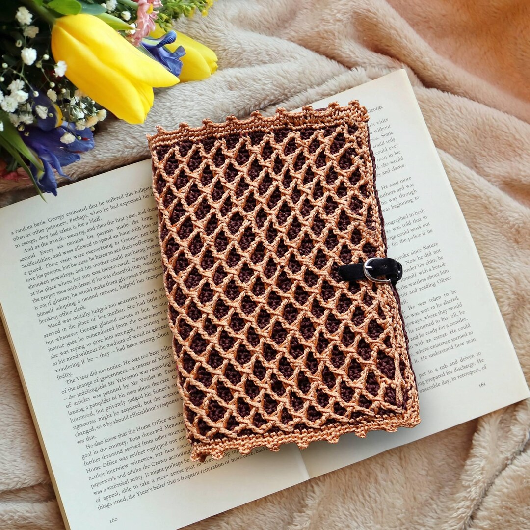 Crochet Book Cover Pattern PDF, Golden Weave Medieval Book Sleeve ...