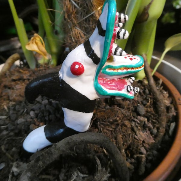 Beetle Juice, ver des sables, serpent des sables, Tim Burton Décoration sculpture figurine gothique plante verte