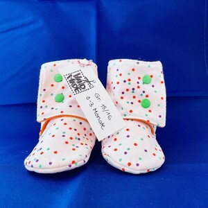 Botas de bebe, zapatos de bebe, ropa de bebe, nacimiento, bautizo,