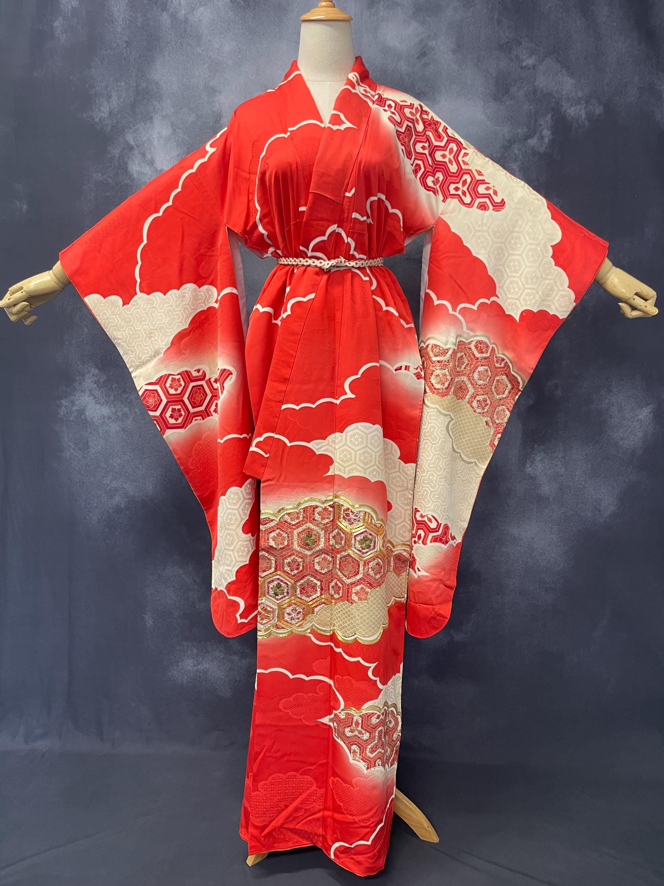kimono☆ 1日出品　0608 A Beautiful Vibrant Red-orange Silk Furisode Kimono, Red Kimono