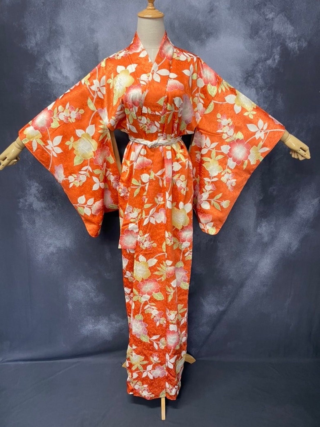 Japanischer Vintage Orange & Weiß Floral KimonoJapanischer - Etsy.de