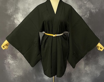 Kimono haori vintage de seda negra: chaqueta bohemia con estampado abstracto