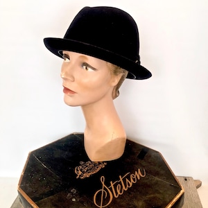 Vintage Royal Stetson Felt Fedora / 1940s-50s / Made in Canada / Black Grosgrain Ribbon / Stylish Mid-Century Hat / Versatile Unisex Fedora
