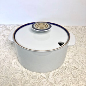 Thomas Rosenthal Soup Tureen with Medallion  / White with Navy & Gold Trim / Midcentury Modern Tableware / Made in Germany / Bauhaus Design