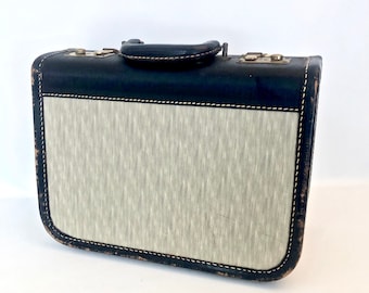 Vintage Carson Quality Luggage Travel Case with Mirror / Mid Century Hardshell Suitcase / Vintage Train Luggage / Weekender Makeup Case