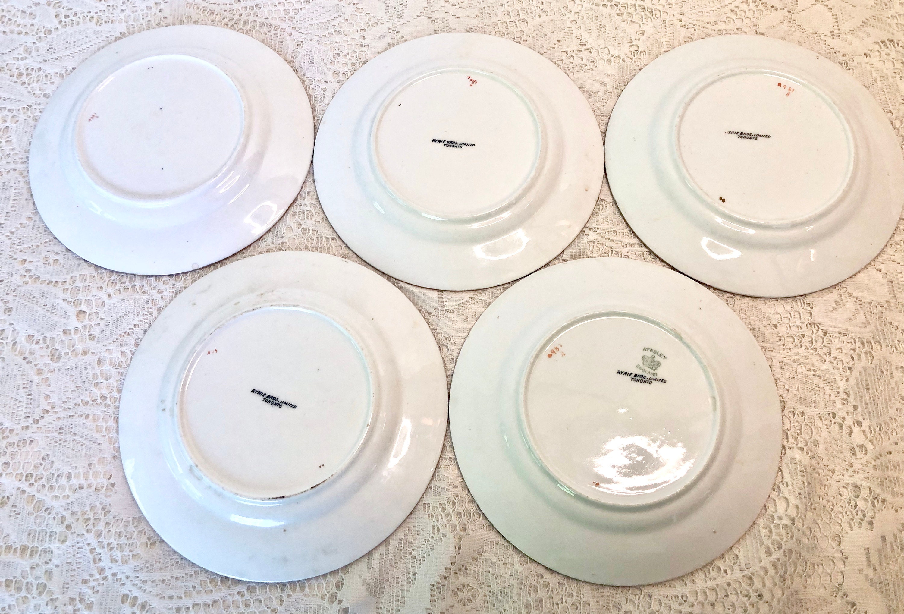 5x Aynsley Pattern 982 Dessert, Side, Luncheon Plates / Pink With