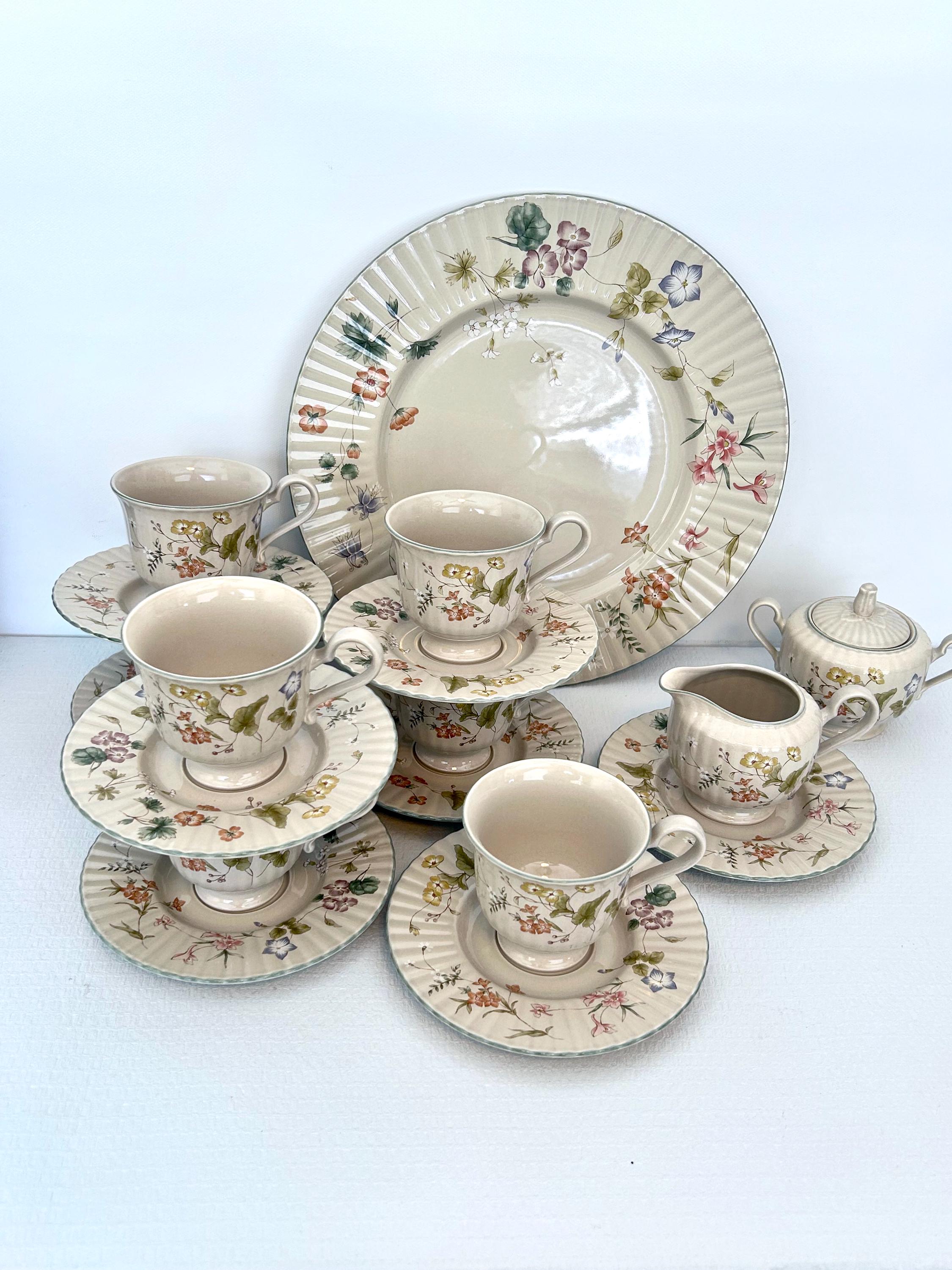 Mikasa Classic Elegance Wildflowers Tea Set / 7 Cups, 8 Saucers