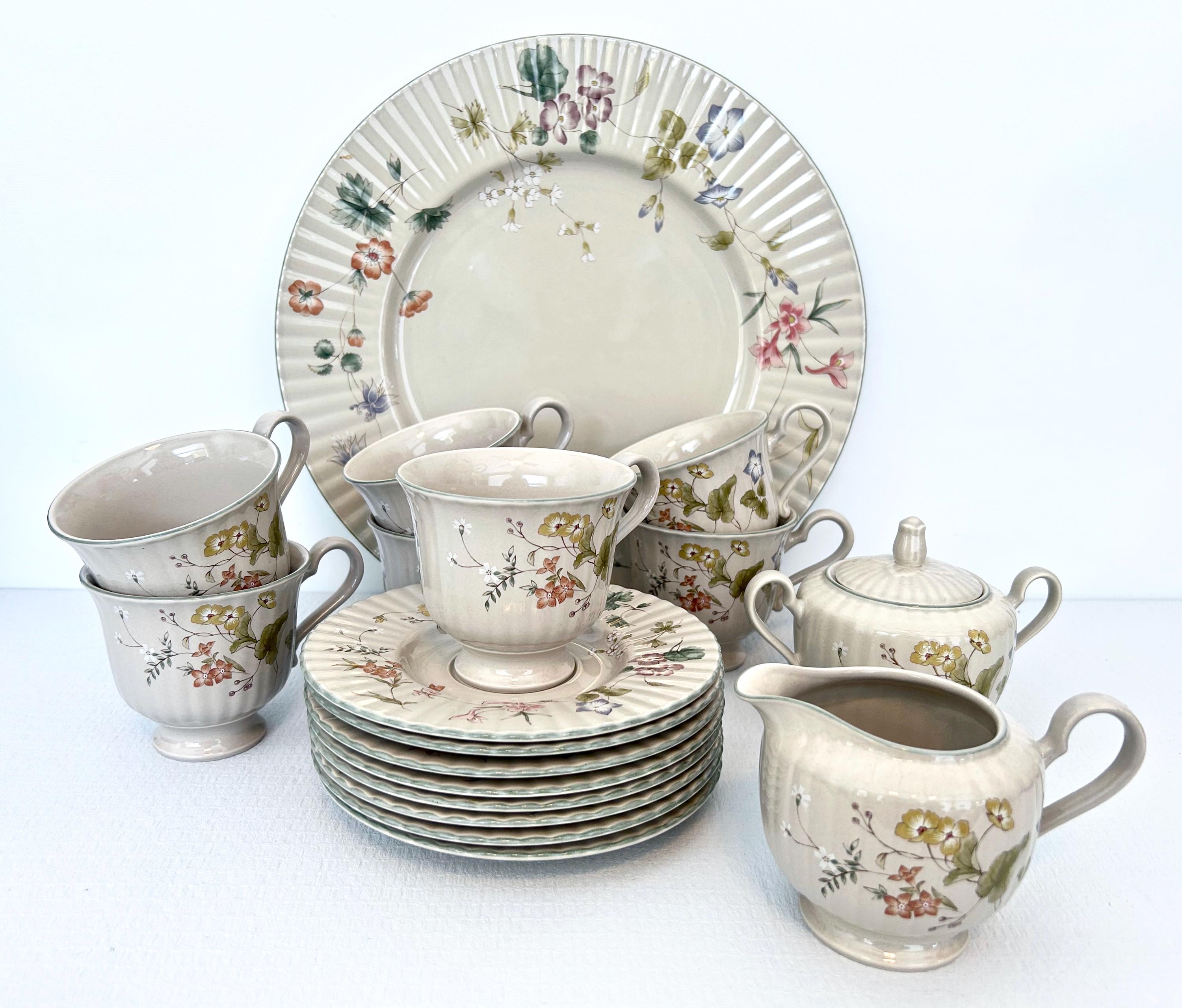 Mikasa Classic Elegance Wildflowers Tea Set / 7 Cups, 8 Saucers