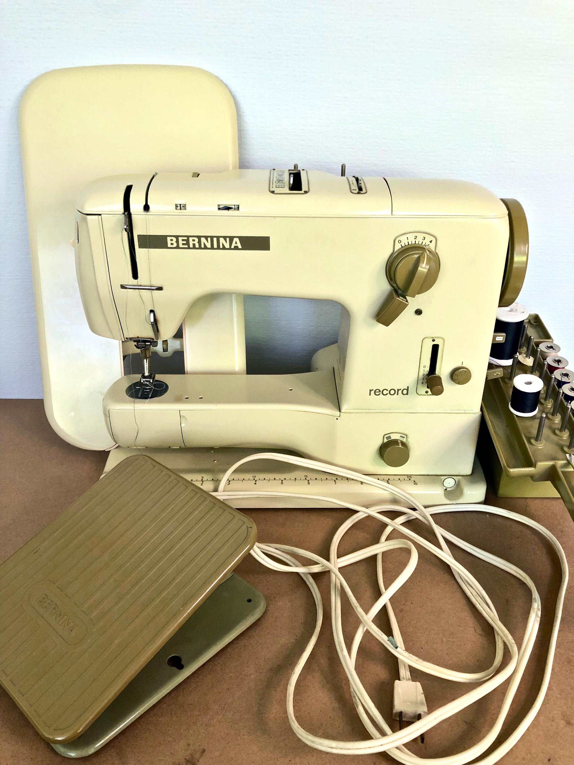 清潔で動作確認済みの1965年製ベルニナ730レコードミシン（ケース