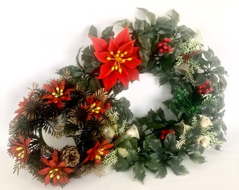 Merry Kitschy Christmas Plastic Wreaths / Holiday Wreath Decoration / Kitsch Wall Decoration / Pillar Candle Wreath / Retro Christmas Decor