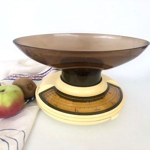 Balance de cuisine Mid-Century en plastique avec bol gris fumé / Balance Dieter&#39;s Food / Balance de cuisine mécanique rétro avec bol amovible