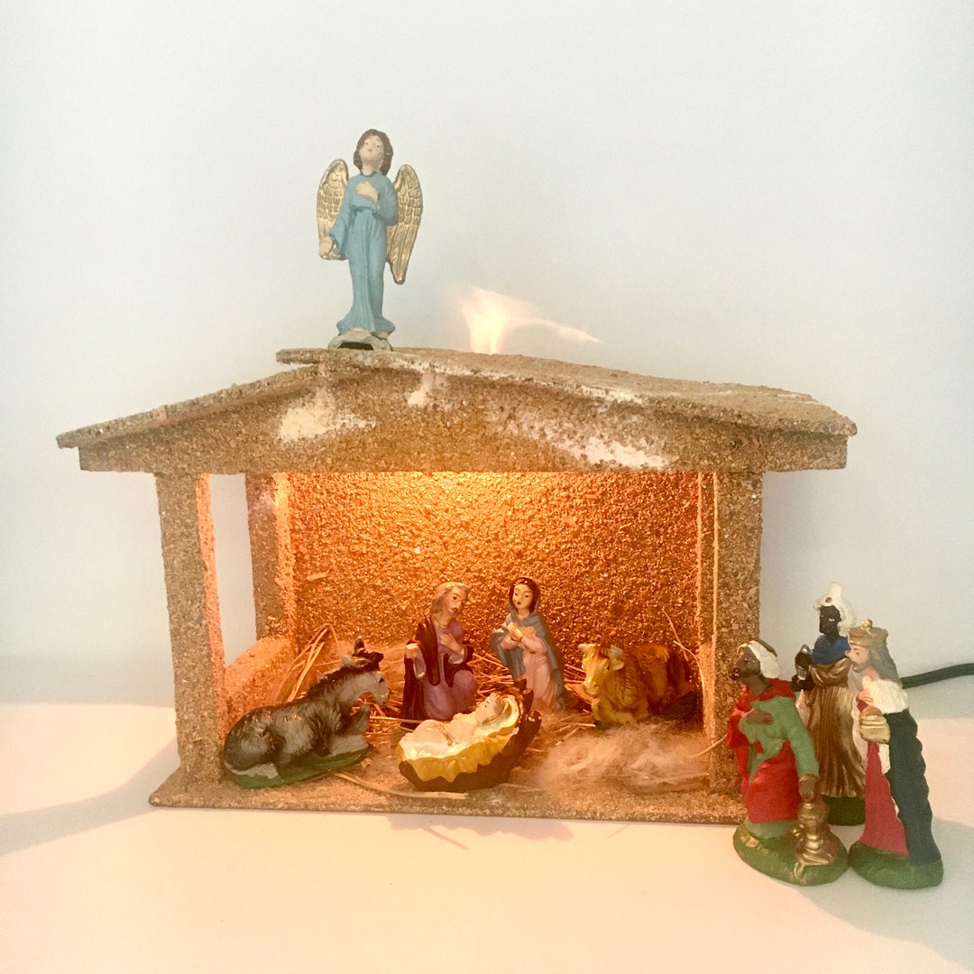 Vintage Nativity Set / Nine 9 Italian Chalk Figurines / Large