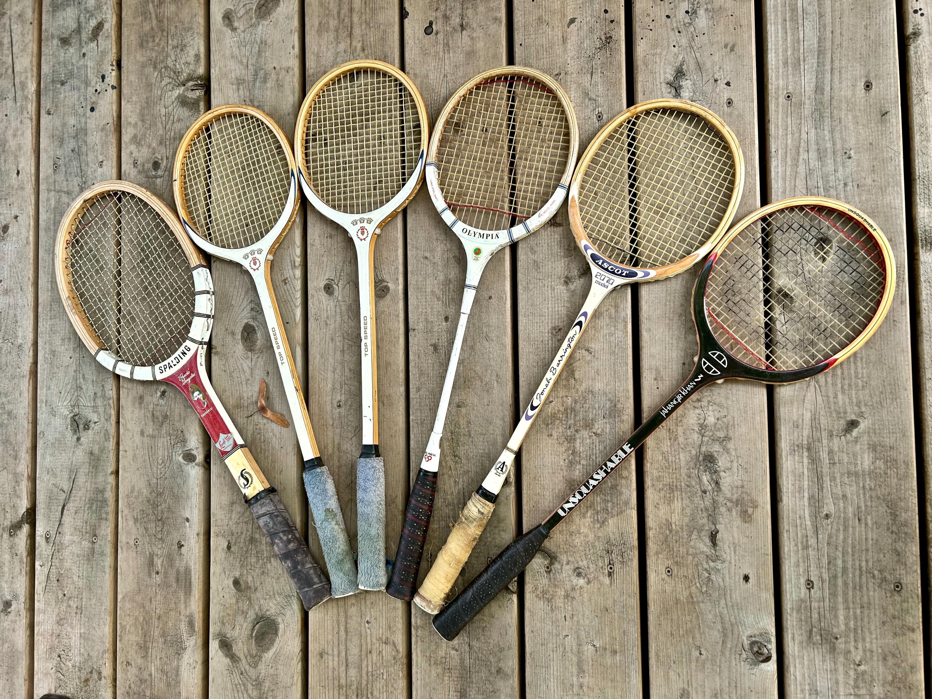 ◆激レア！テニス◆ ヴィンテージ壁掛け◆額縁◆オブジェ◆ディスプレイ◆ラケット史 ヴィンテージ木製テニスラケットとスカッシュラケット / レトロ
