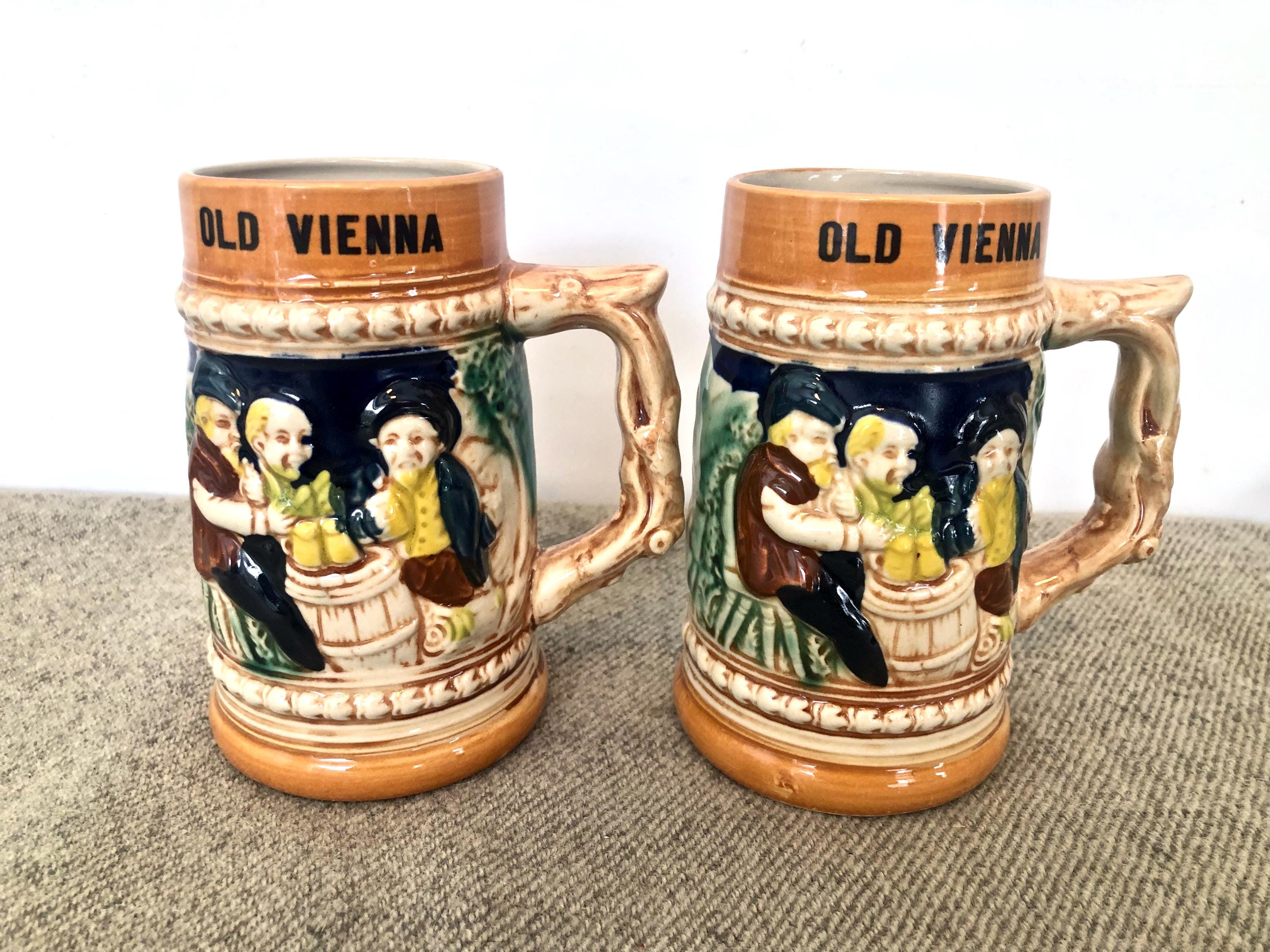 彫刻が施されたドイツのビールジョッキ2個セット / ヴィンテージバー 