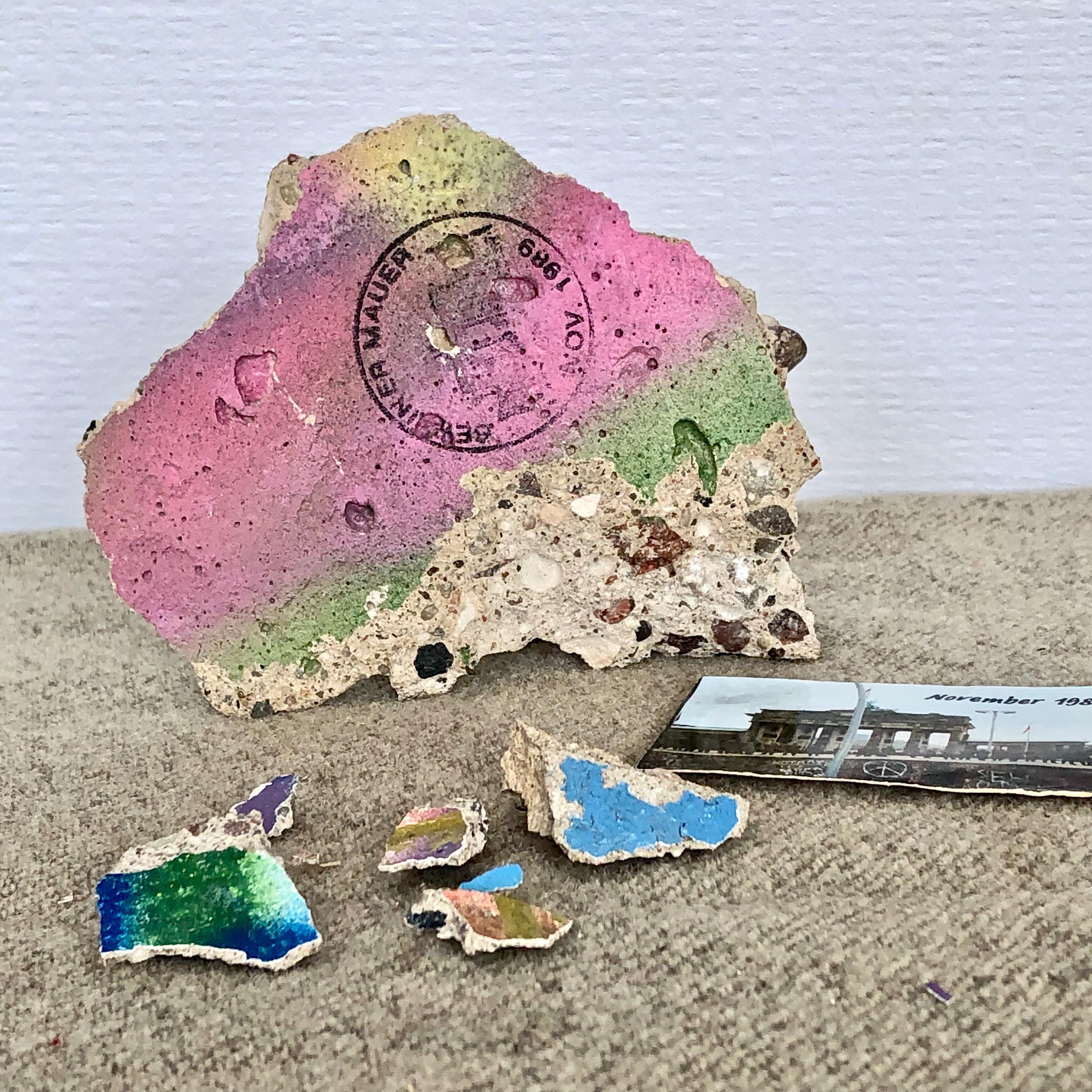 LARGE Stamped Piece of the Berlin Wall + 7 Chips / Authentic