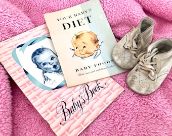1960s New Mom Booklet / Heinz Your Baby's Diet / Gerber Baby's Book / Hospital Giveaway Baby Booklets / Retro Advertisement / Nursery Decor
