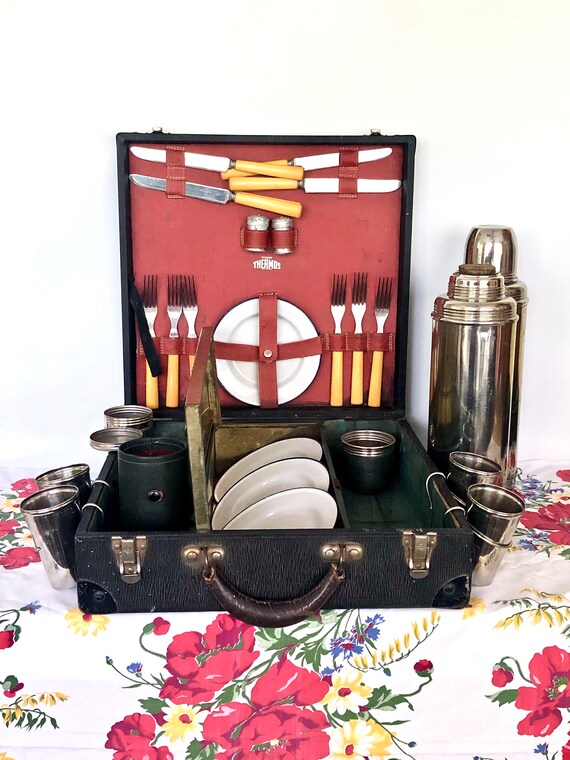 Mid Century Picnic Set / Hard Sided Carrying Case / Vacuum Bottles
