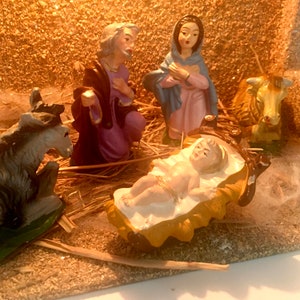 Vintage Nativity Set / Nine 9 Italian Chalk Figurines / Large