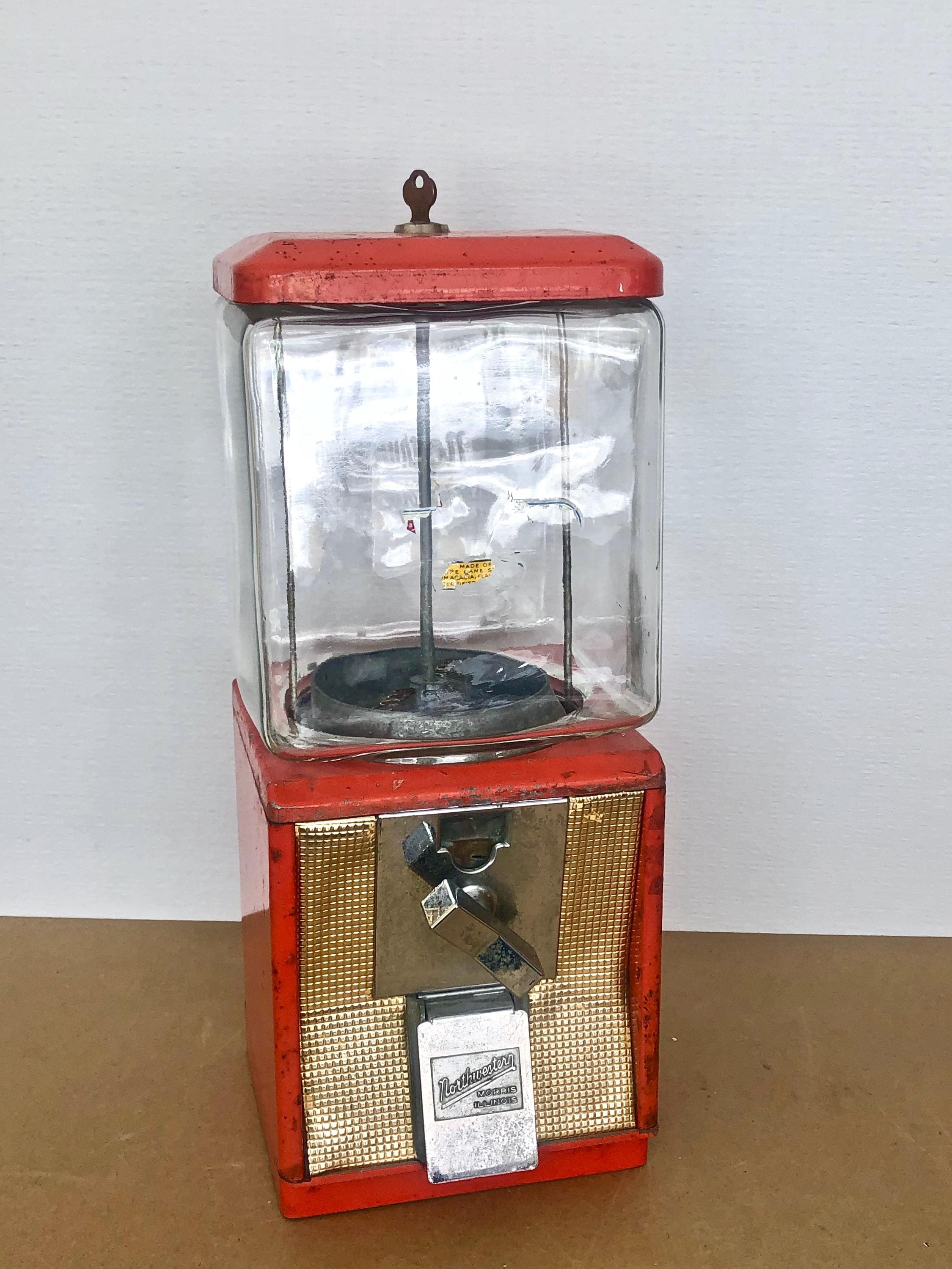 1960s Northwestern Model 60 Gumball Machine With Key / Red & Gold