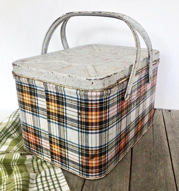 GSW Metal Plaid Tin Picnic Hamper / 50s Rustic Hi… - image 5