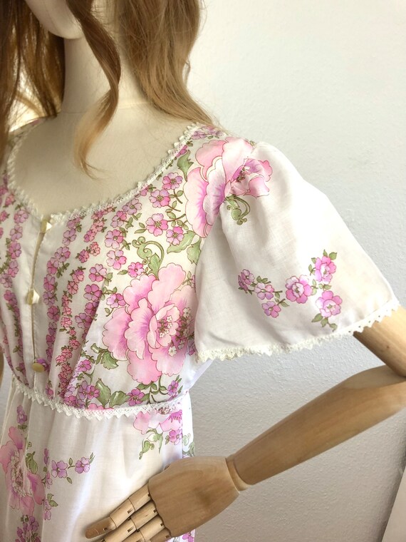 Vintage nightgown 70s flower power white/pink siz… - image 5