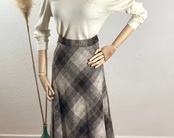 Vintage wool skirt checked autumn & winter skirt brown/beige size. 32-34/US 0-2