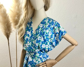 Vintage summer dress, wrap dress, wrap look, floral pattern blue/white/green size 38-40/US size 6-8