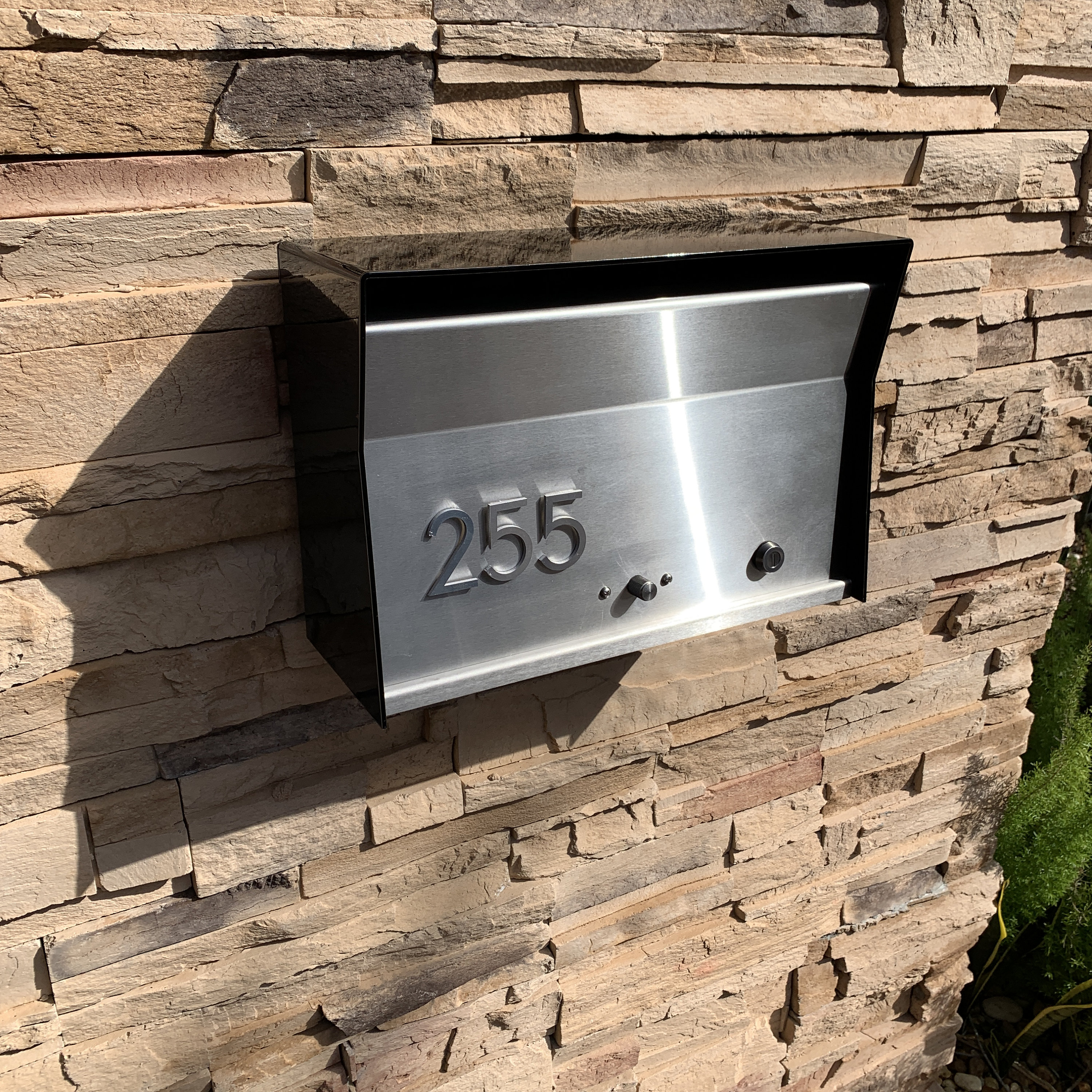 Buzón de pared con cierre exterior para buzones de correo, diseño retro,  caja de correo vertical para el hogar y la oficina