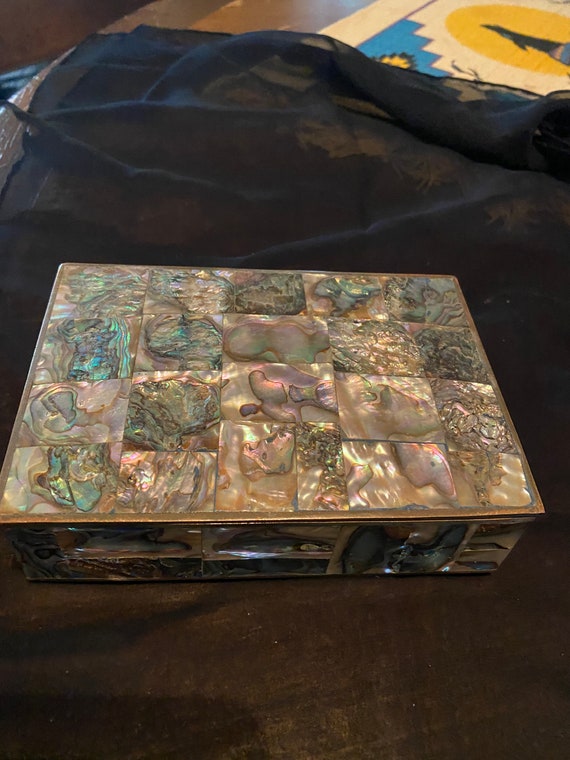 shell trinket jewel box - Gem