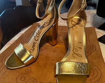 Pretty Gold Sandals